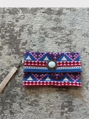 Boho Geometric Pattern Wristlet Clutch in Blue and Pink
